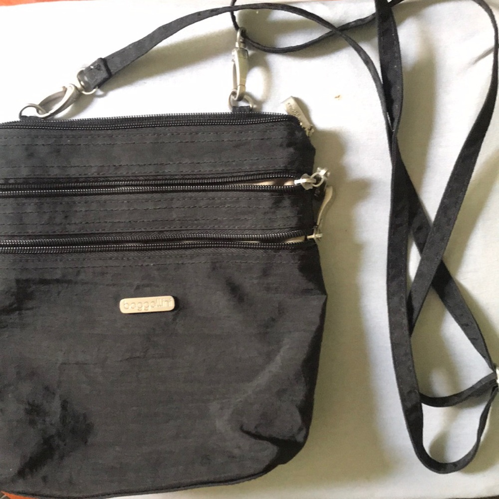 Baggallini black crossbody